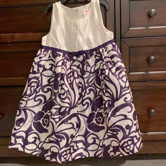 Girls white and purple formal dress. Size 5T